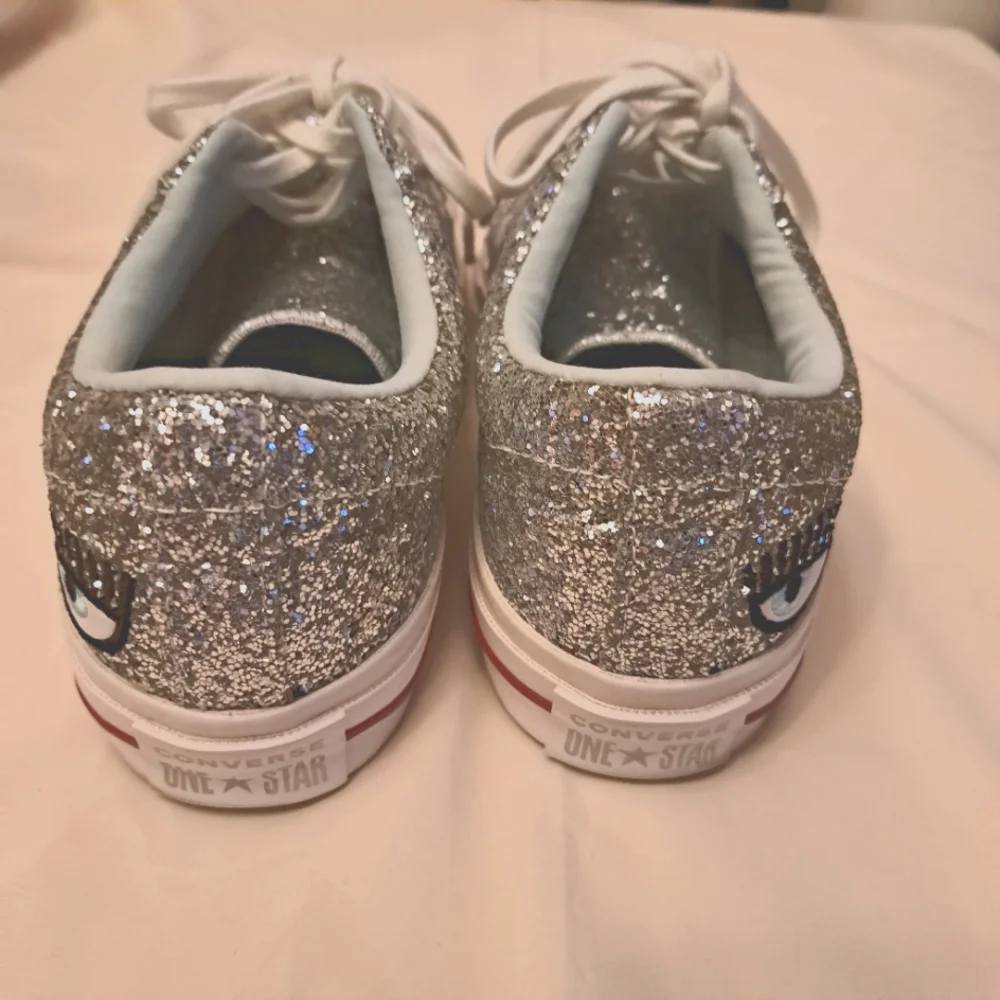 Chiara ferragni converse sneakers